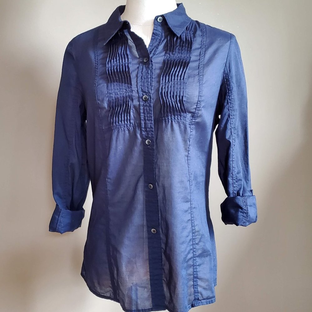 Pin-tucked Calvin Klein Cotton button up. M